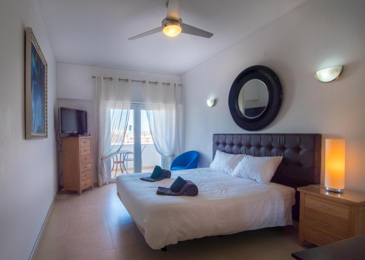 Lagos Main Avenue Studio With Marina View Balcony Exterior foto